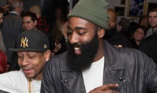 詹姆斯戴皇冠出场 詹姆斯戴皇冠出场